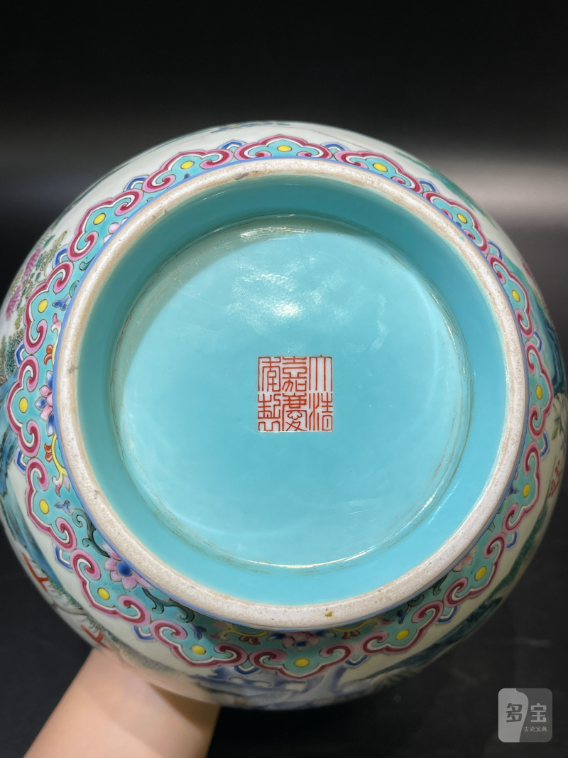 清嘉庆 翡翠地洋彩三羊开泰尊 - 图23